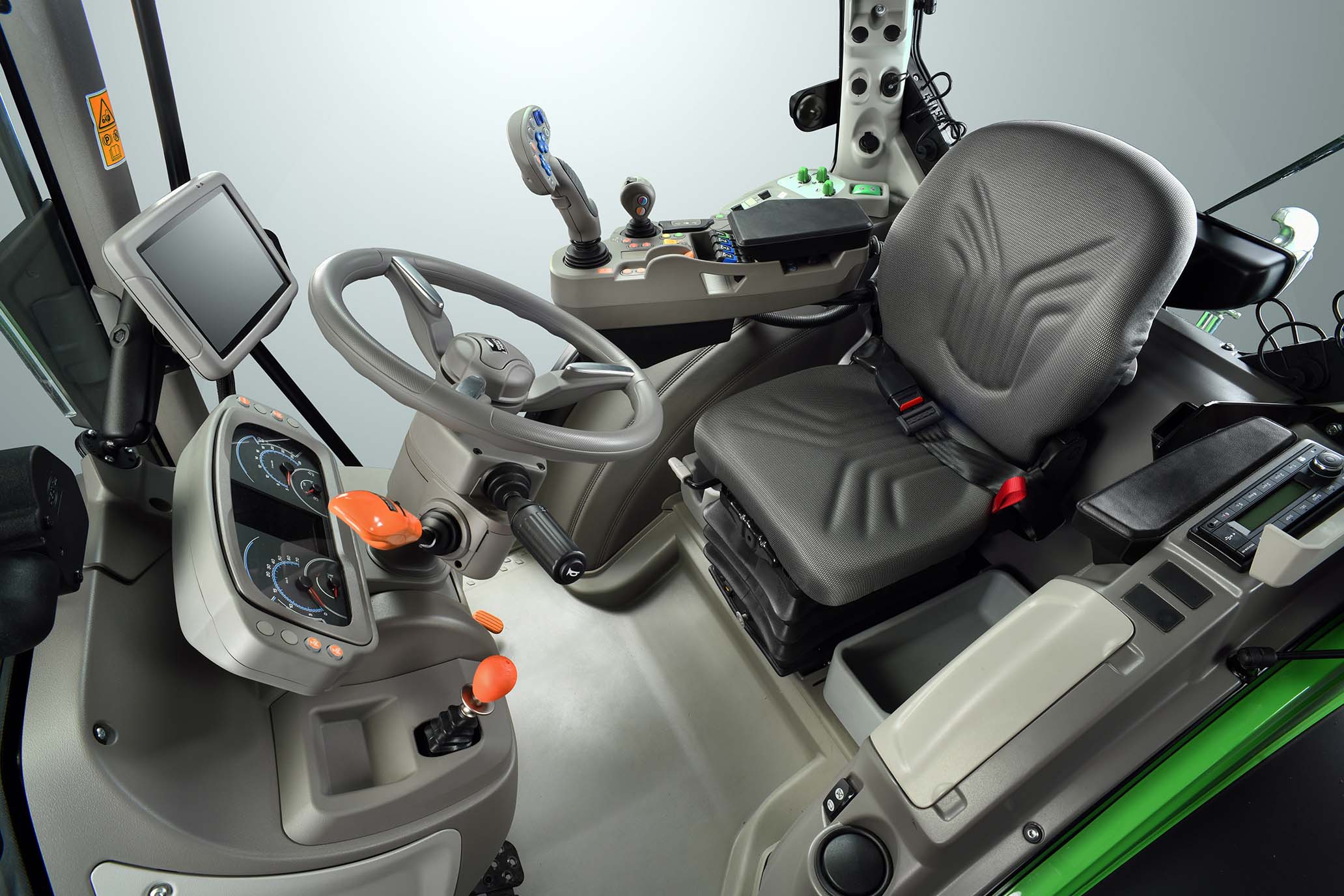 Technisch detail van een Deutz-Fahr trekker, gericht op diagnose- en onderhoudsmogelijkheden van de airconditioning.