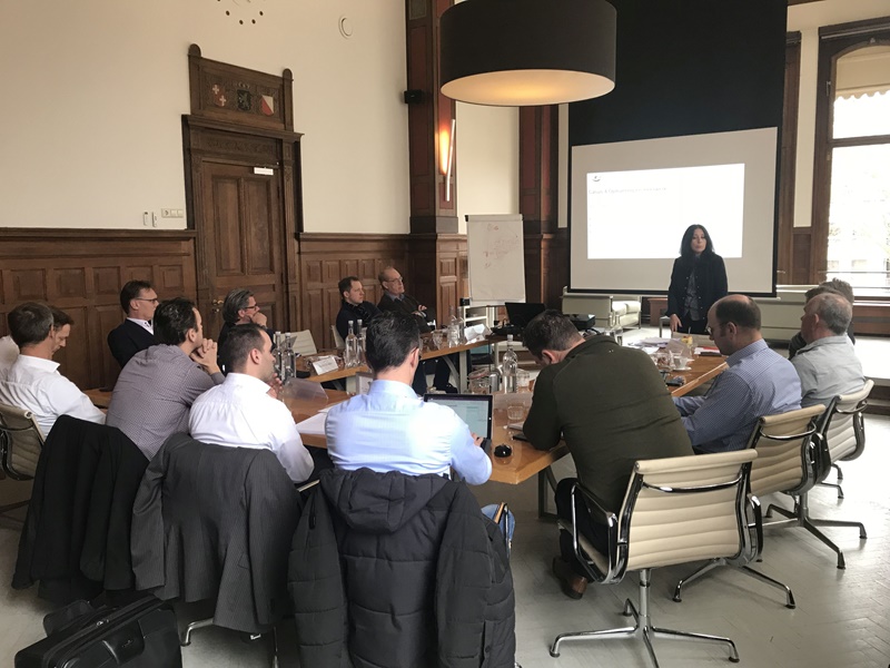 Groep cursisten in lokaal