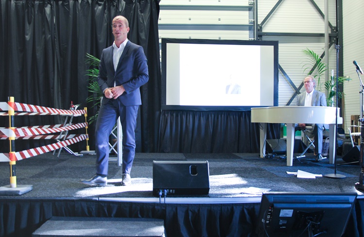 Diederik Samsom op de dag van de warmtepomp