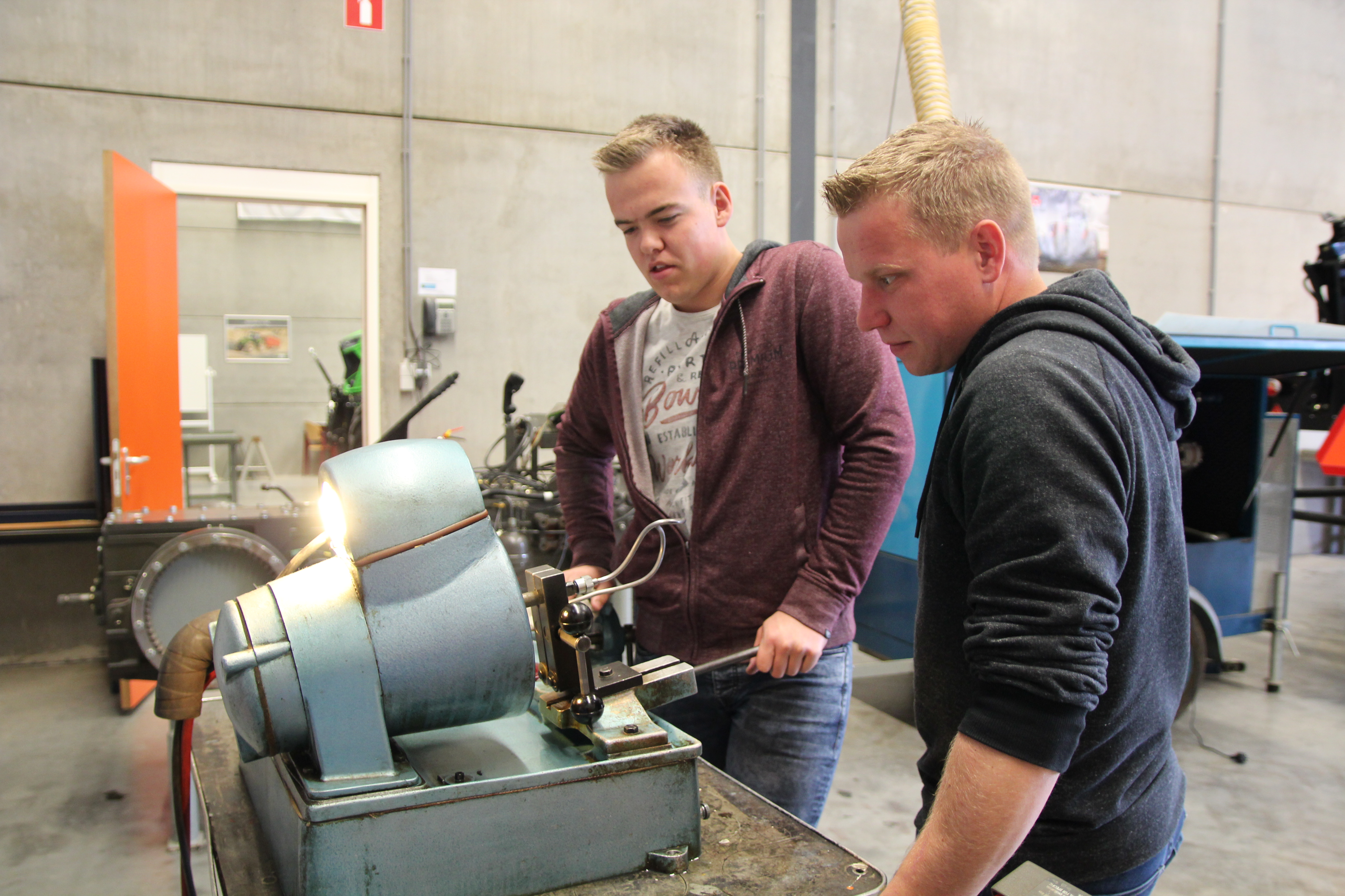 Aeres Tech: Tijdens de meeloopdag van de BBL-opleidingen tot monteur werd er veel praktijk geoefend