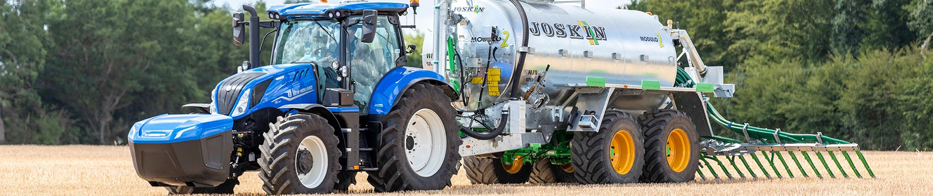 New Holland op het land